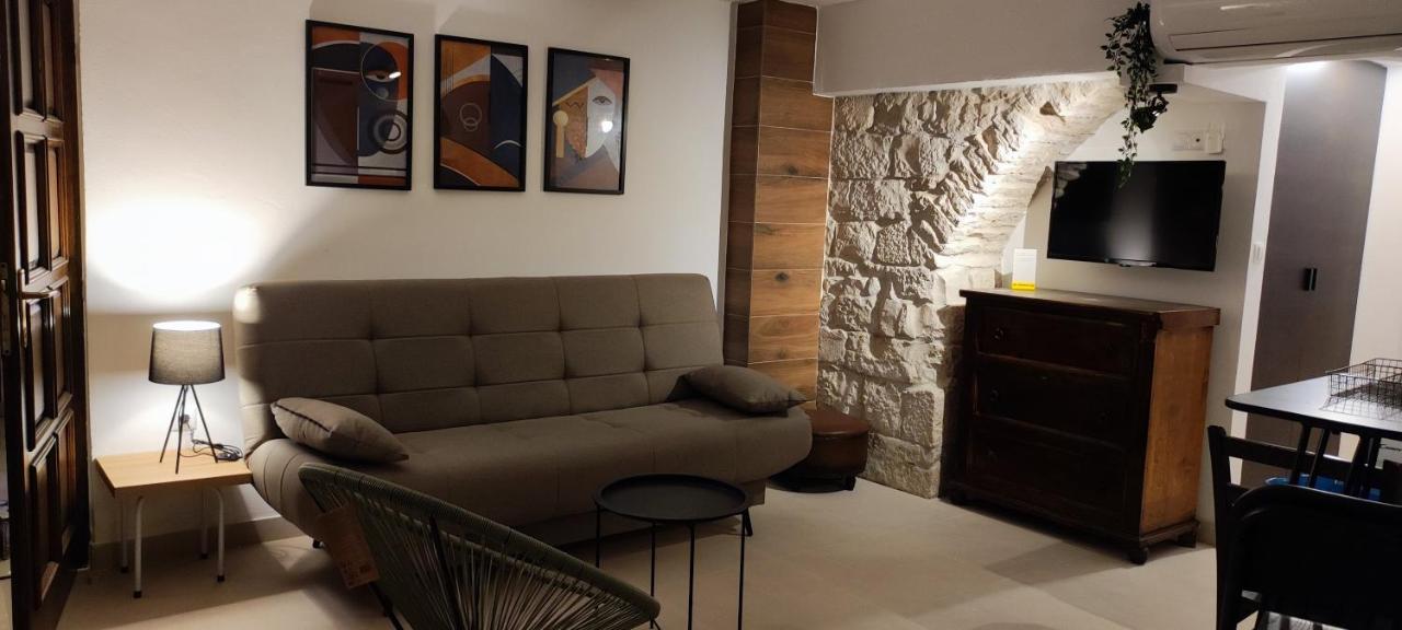 Carol Rooms โตรกีร์ ภายนอก รูปภาพ